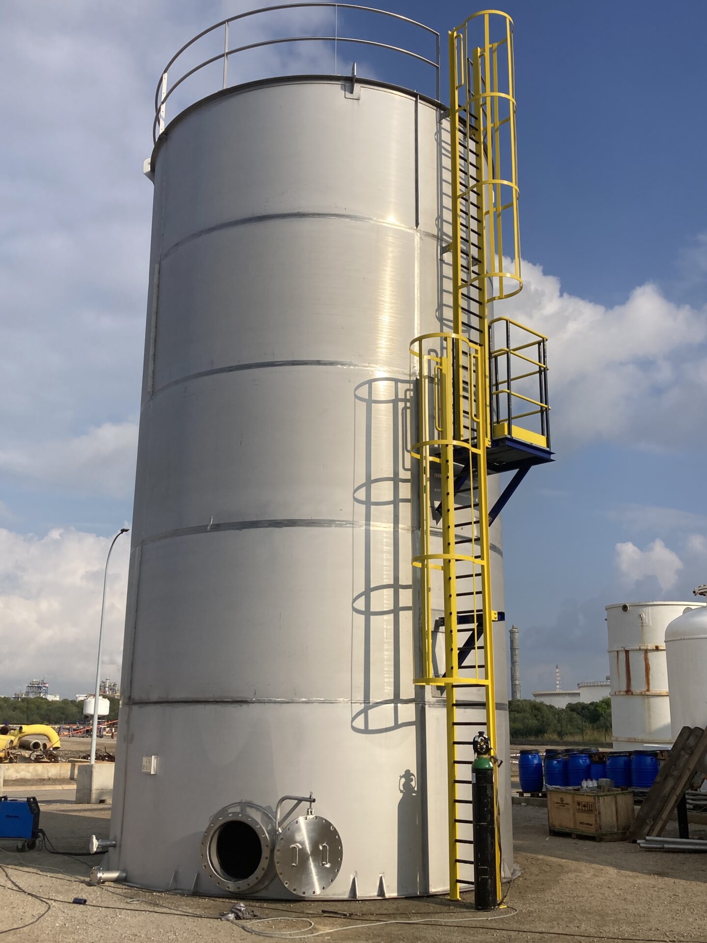 FABRICACION DE TANQUE EN AISI-316 L. OCTUBRE 2025